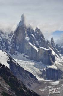As nuvens cobrem o Cerro Torre, no Parque Nacional Los Glaciares, em El Chaltén, na patagônia argentina